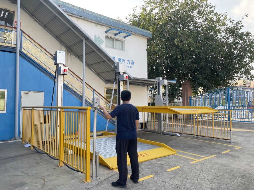 3、地面2层简易升降设备案例图1.jpg 3、地面2层简易升降设备案例图1.jpg